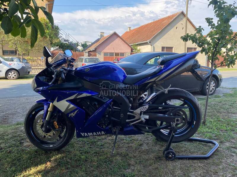 Yamaha r1