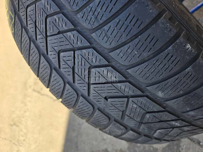 Pirelli 235/55 R19 Zimska