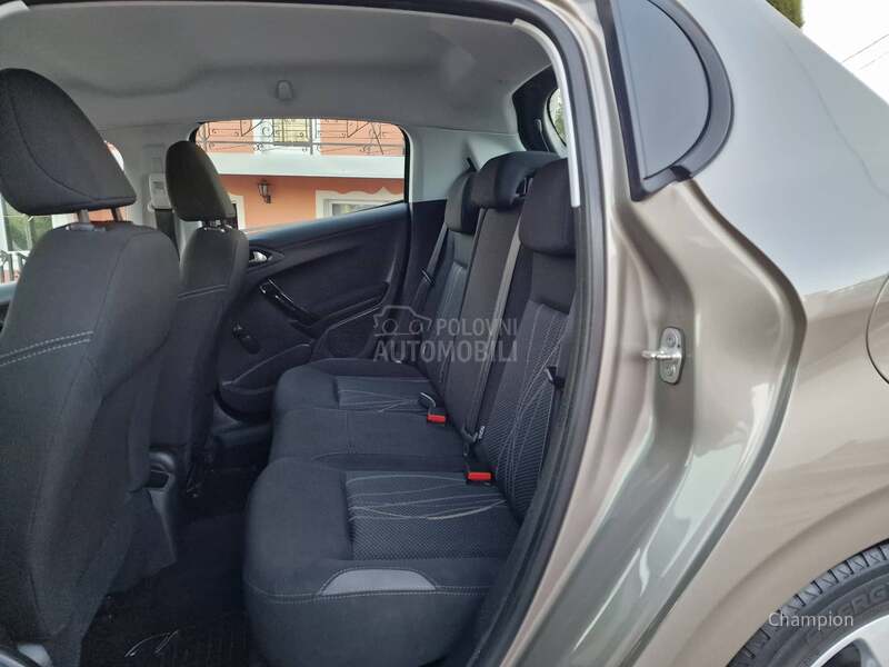 Peugeot 208 109 xxx k.m
