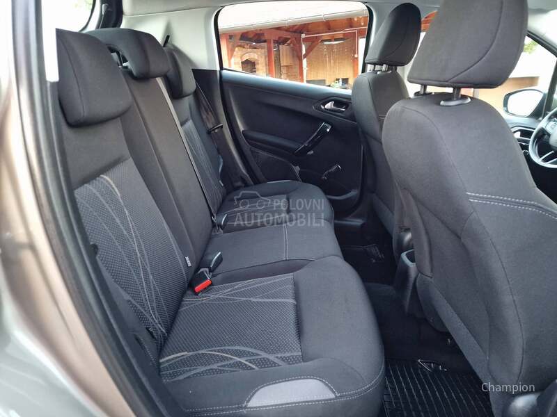 Peugeot 208 109 xxx k.m