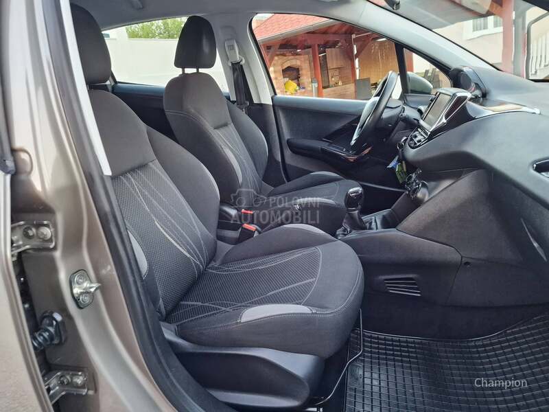 Peugeot 208 109 xxx k.m