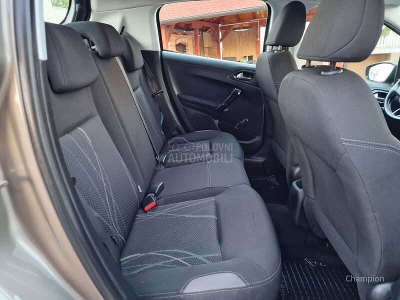 Peugeot 208 109 xxx k.m