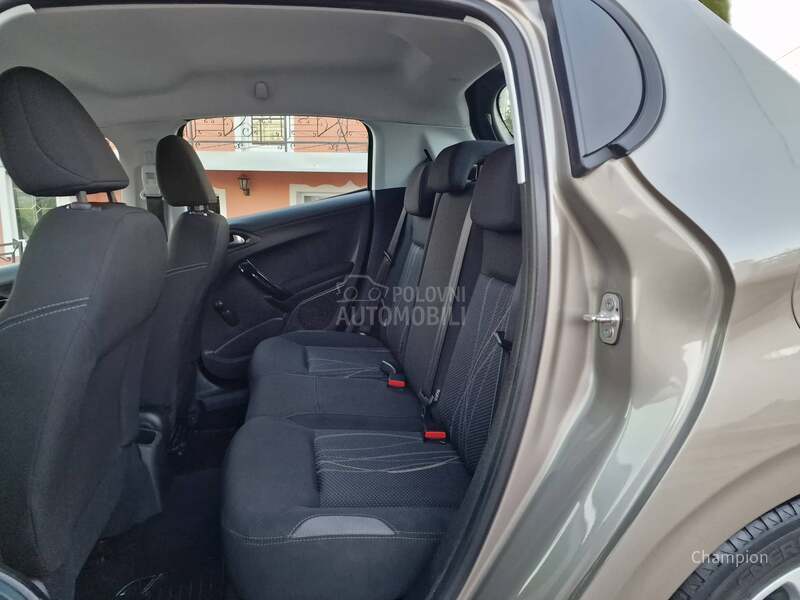 Peugeot 208 109 xxx k.m
