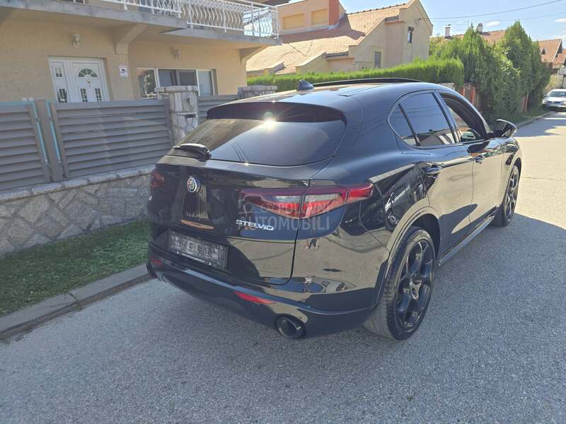 Alfa Romeo Stelvio Q4 ESTREMA
