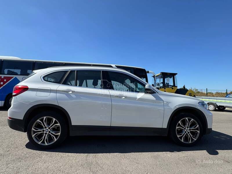 BMW X1 S DRIVE16D LOUNGE