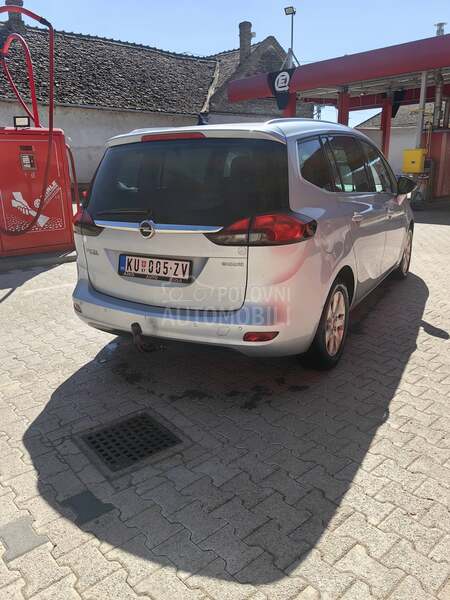 Opel Zafira 