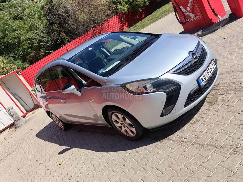 Opel Zafira 