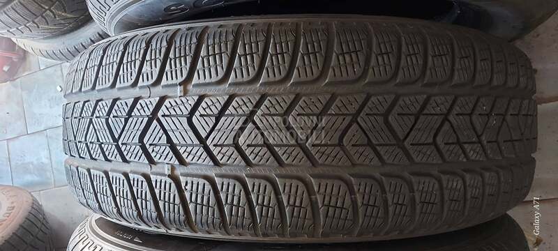 Pirelli 215/65 R17 Zimska