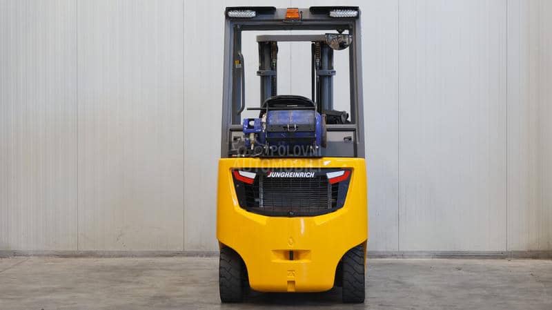 Jungheinrich TFG 320s