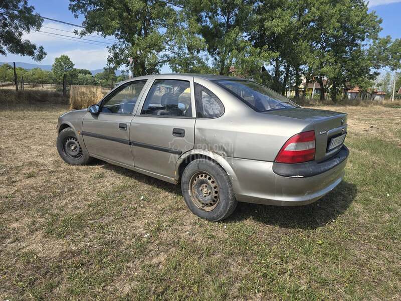 Opel Vectra B 1.6