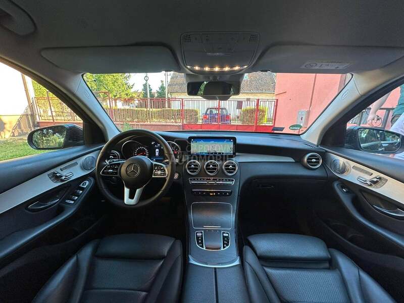 Mercedes Benz GLC 200 4MATIC 9G-TRONIC
