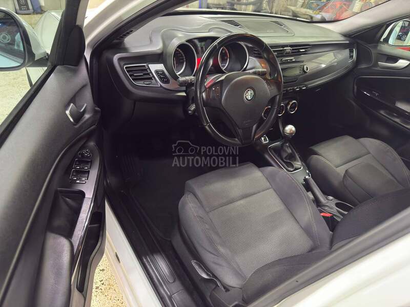 Alfa Romeo Giulietta LED/DNA/17 TOOP