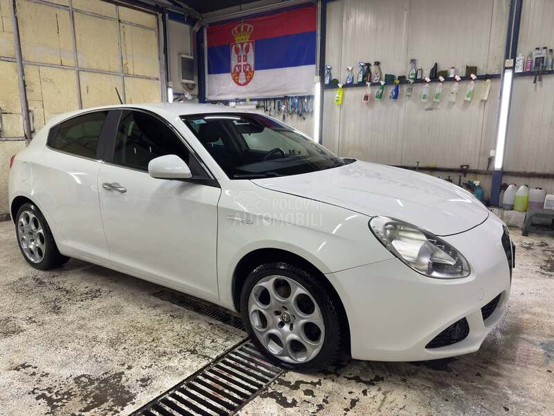 Alfa Romeo Giulietta LED/DNA/17 TOOP
