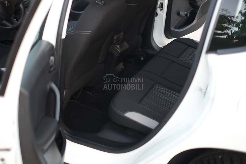 Peugeot 2008 1.2 145000 PURE CH