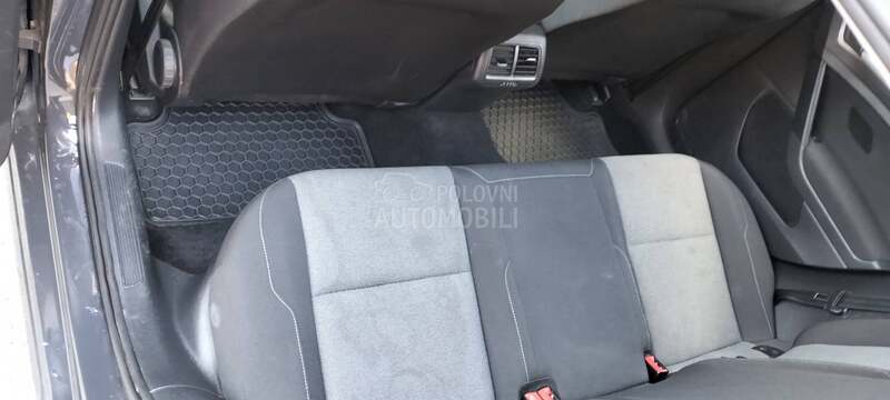 Volkswagen Golf 7 1.6 bluemotion