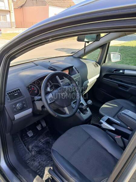 Opel Zafira 