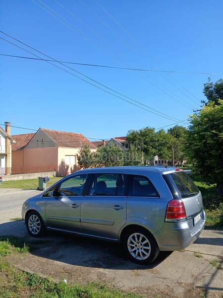 Opel Zafira 