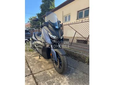Yamaha XMAX