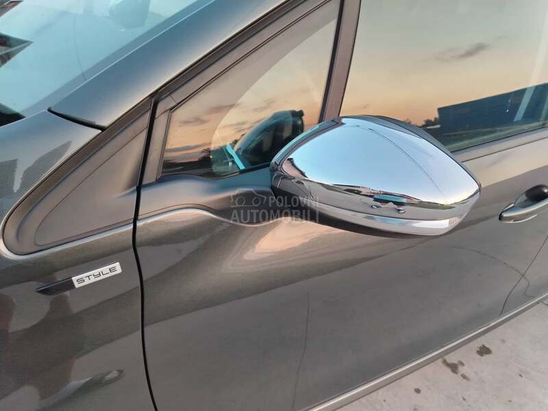 Peugeot 208 1.2 STYLE