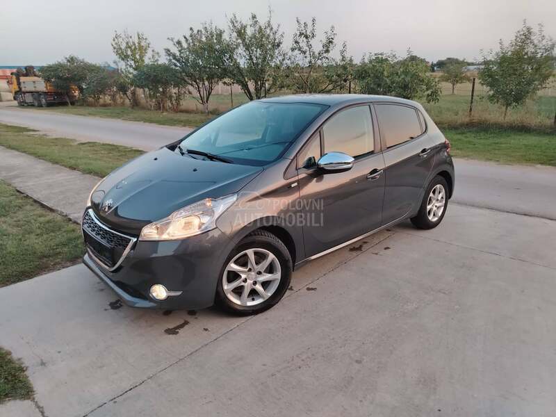 Peugeot 208 1.2 STYLE