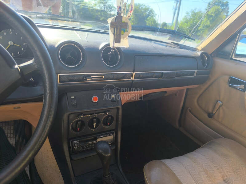 Mercedes Benz W123 200d