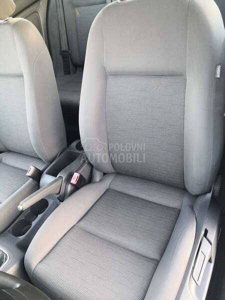 Volkswagen Golf 5 1.6/8ven/Mala k.m/DE
