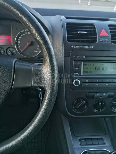 Volkswagen Golf 5 1.6/8ven/Mala k.m/DE