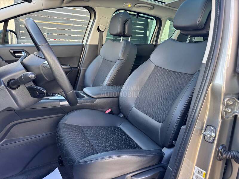 Peugeot 3008 1.6hdiPANO/NAV