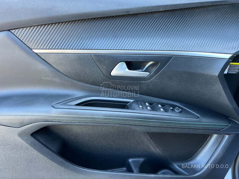 Peugeot 3008 1.5 HDI/ALLURE/LED
