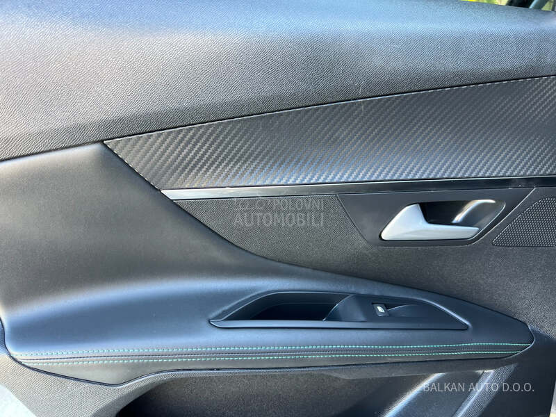 Peugeot 3008 1.5 HDI/ALLURE/LED