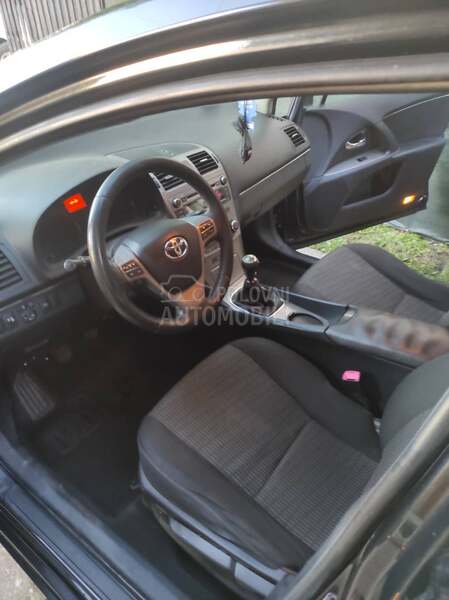 Toyota Avensis kupljen nov u srbij