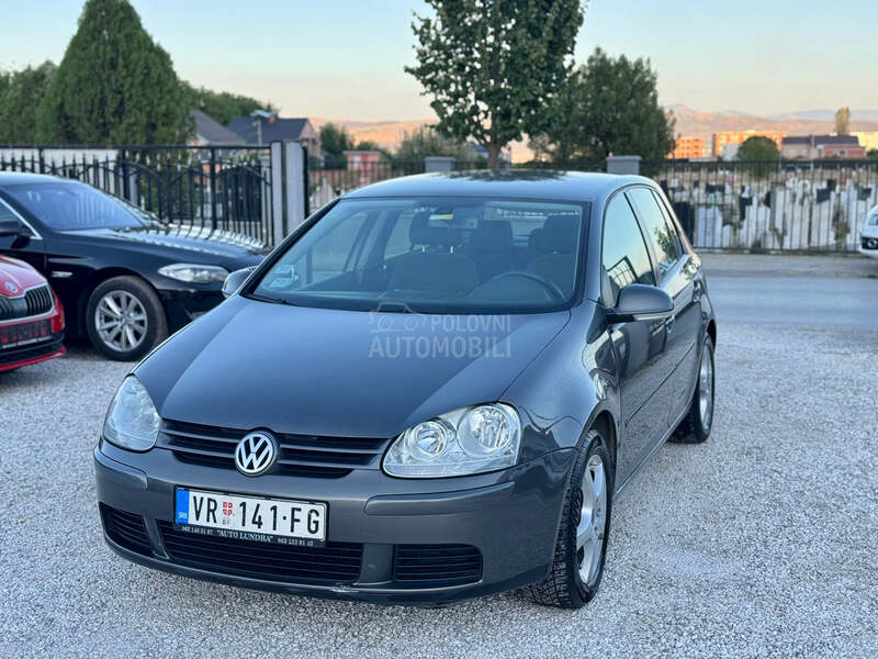 Volkswagen Golf 5 rezervisan