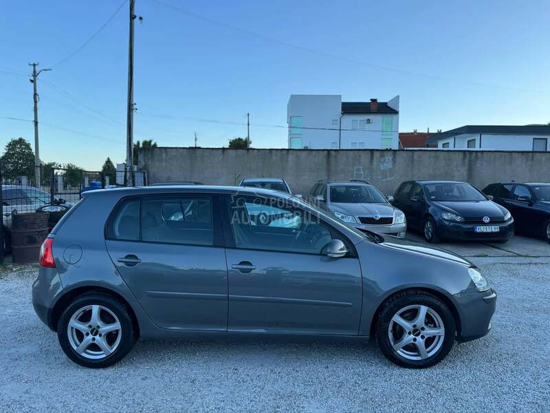 Volkswagen Golf 5 rezervisan