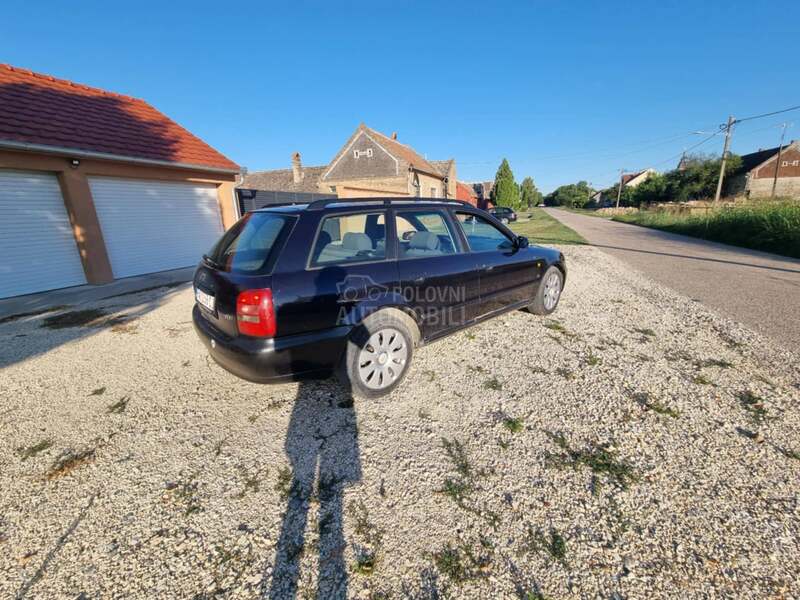 Audi A4 1.9 regg