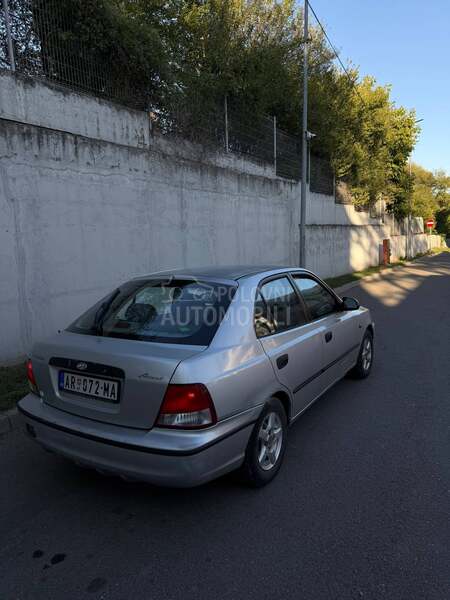Hyundai Accent 
