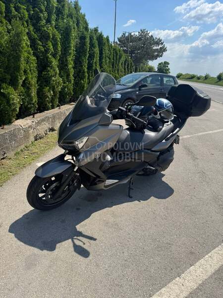 Yamaha X MAX 400