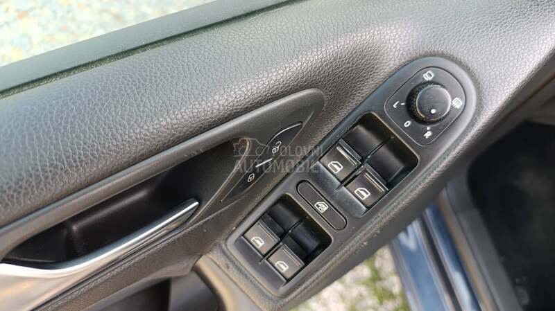 Volkswagen Golf 6 1,6TDI SPORTLINE