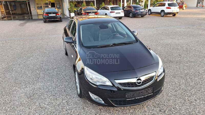 Opel Astra J 1.7 CDTI  COSMO