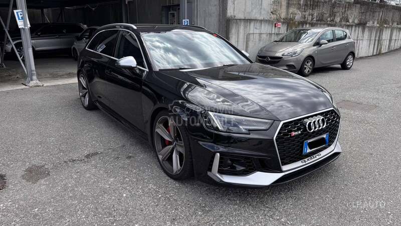 Audi RS4 
