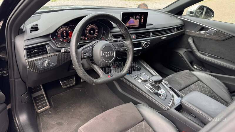 Audi RS4 