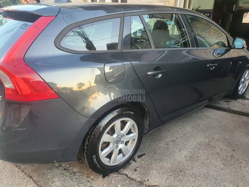 Volvo V60 