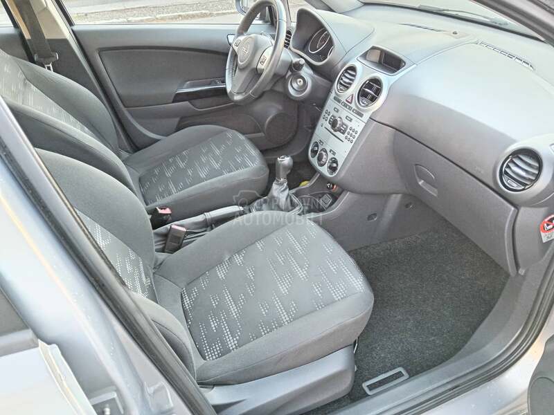 Opel Corsa D FABRIKA