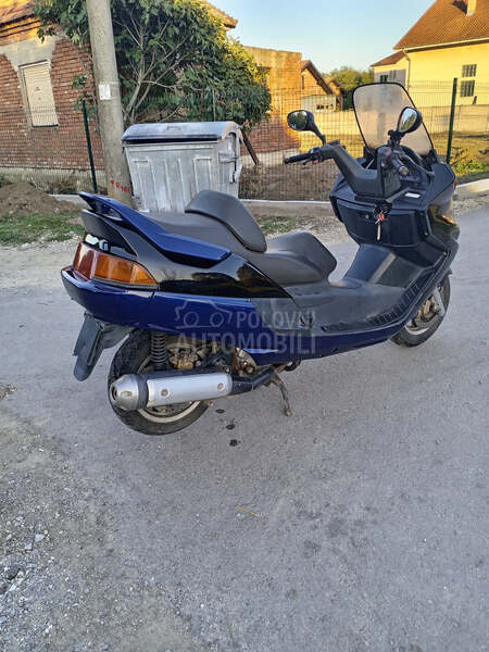 Yamaha Majesty