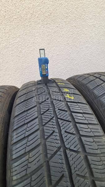 Barum 215/55 R17 Zimska