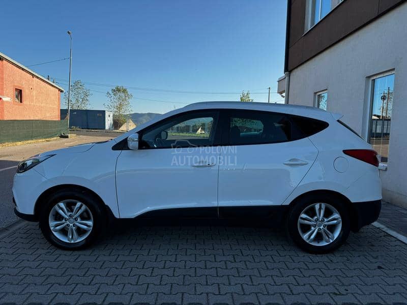 Hyundai ix35  Hyundai ix35