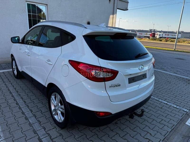 Hyundai ix35  Hyundai ix35