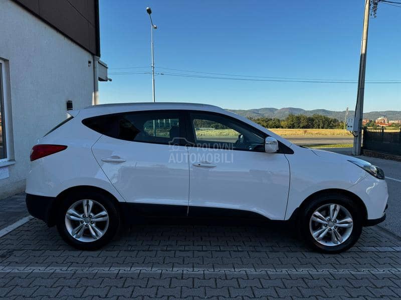 Hyundai ix35  Hyundai ix35