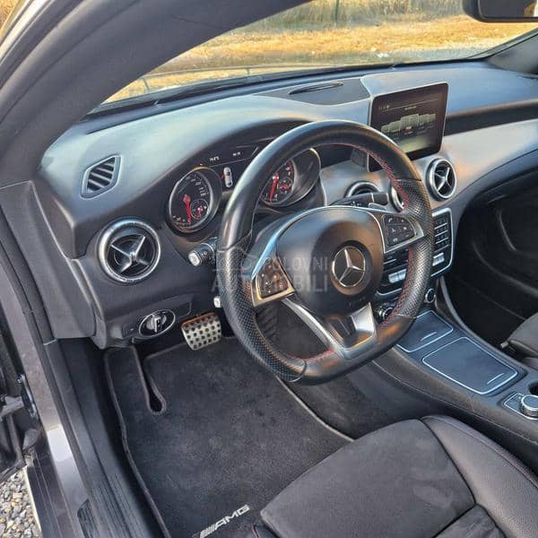 Mercedes Benz CLA 180 AMG