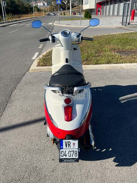 Peugeot Django