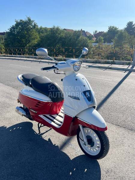 Peugeot Django